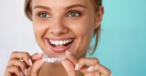 SickNWell-What-are-the-Risks-of-Teeth-Whitening-1