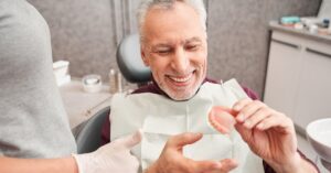 SNW-8-Reasons-to-Consider-Dentures-1